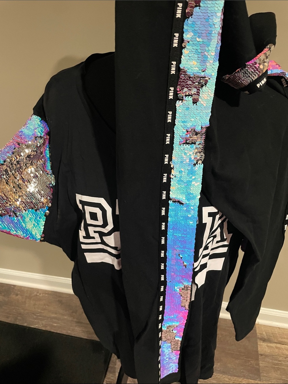 SET! PINK Victoria's Secret Black Graphic Tee with Iridescent Sequin yoga pants - Picture 8 of 8
